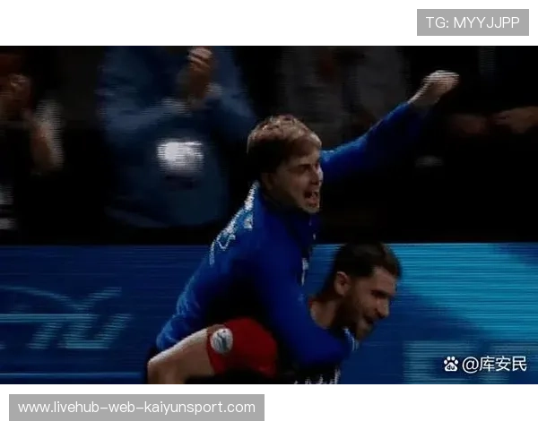 现场“火爆”比赛：运动员激情四溢引爆氛围